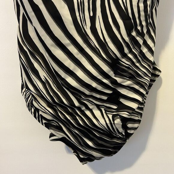 Gottex Swimsuit Womens Size 22 Black White Zebra Print One Piece Ruched Tank - Picture 3 of 11